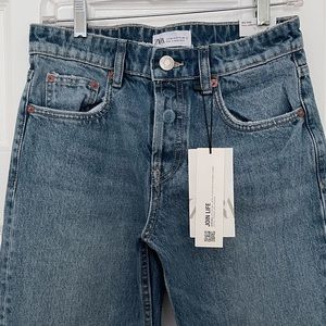 Zara jeans size 4 mid -rise